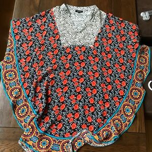 Gorgeous light tunic Tolani Medium